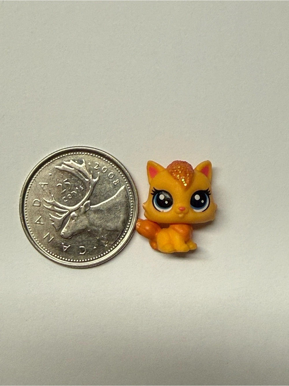 Hasbro Littlest Pet Shop #30 Glowy Meow Teeniest tiniest